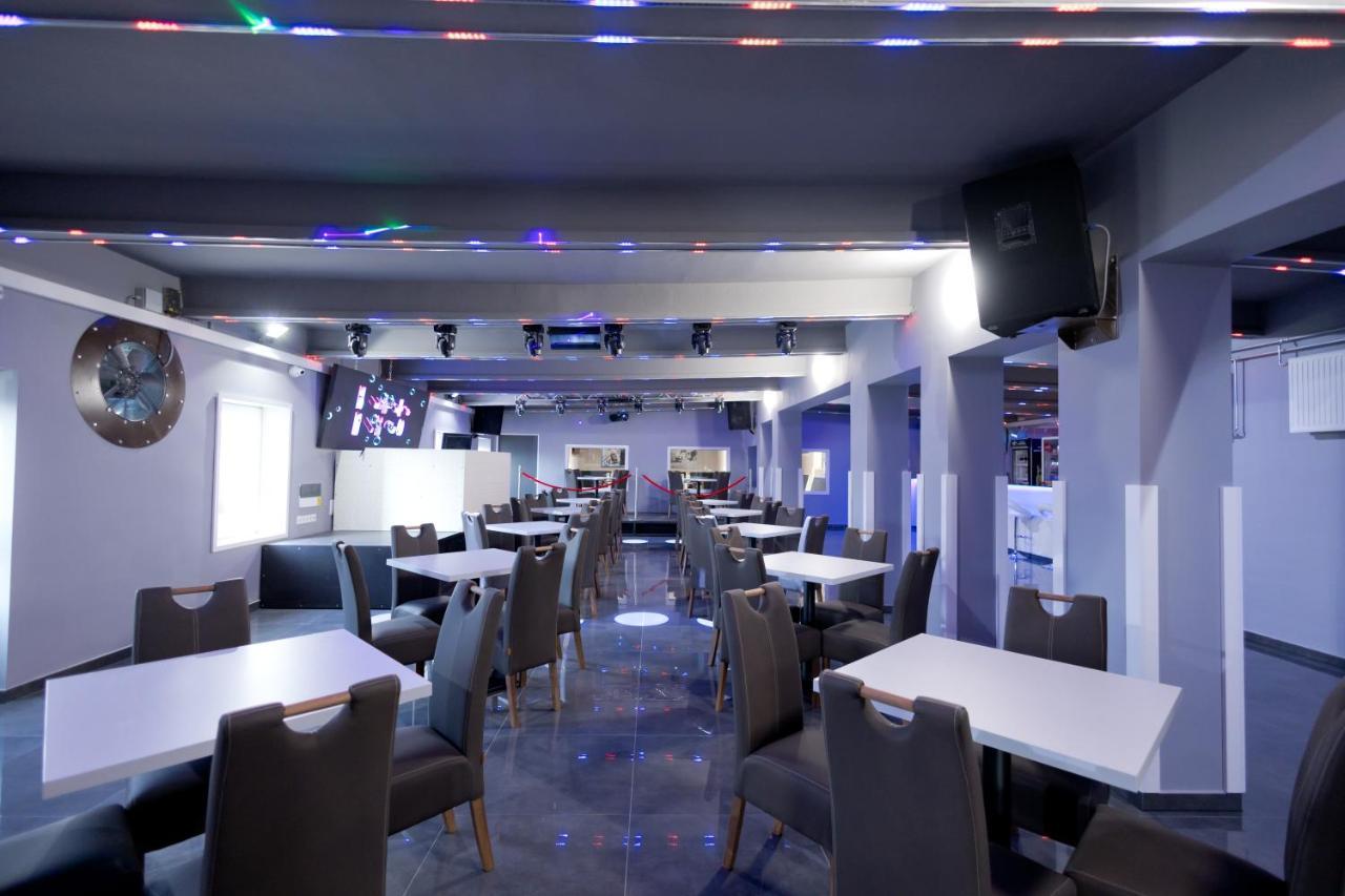 Bubble Hotel Es Rendezvenykoezpont ซาลาแอแกร์แซค ภายนอก รูปภาพ