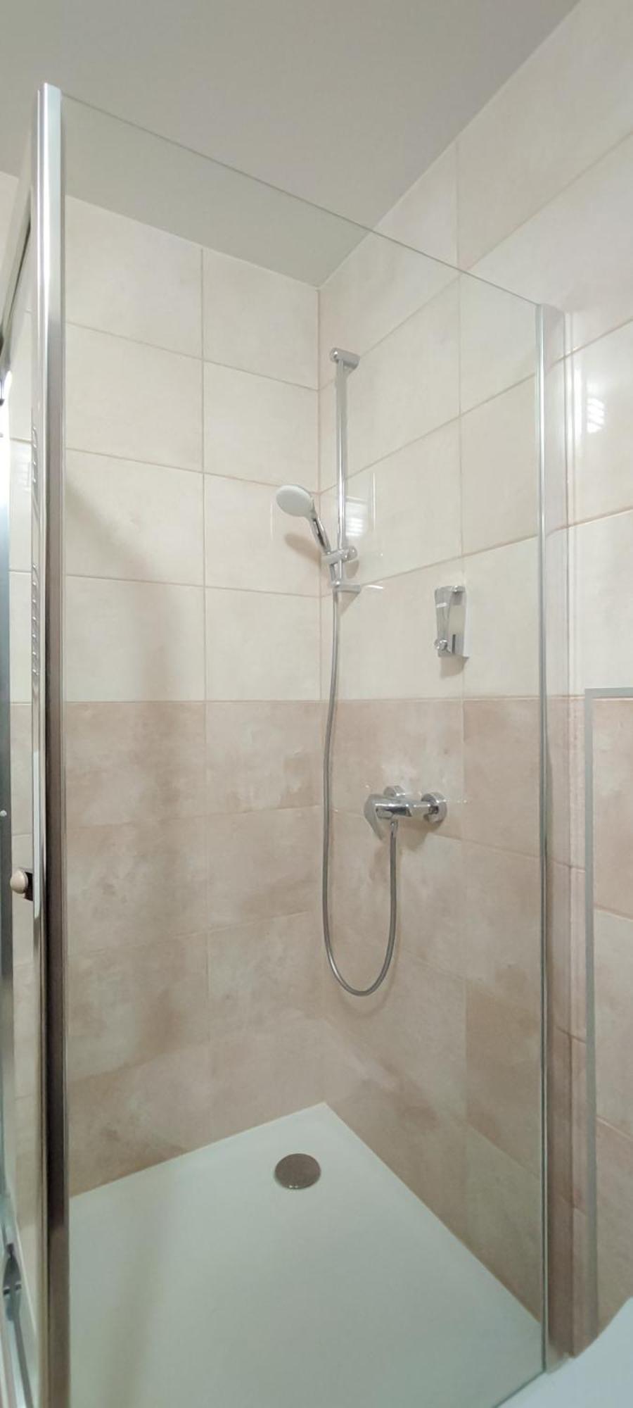 Bubble Hotel Es Rendezvenykoezpont ซาลาแอแกร์แซค ภายนอก รูปภาพ