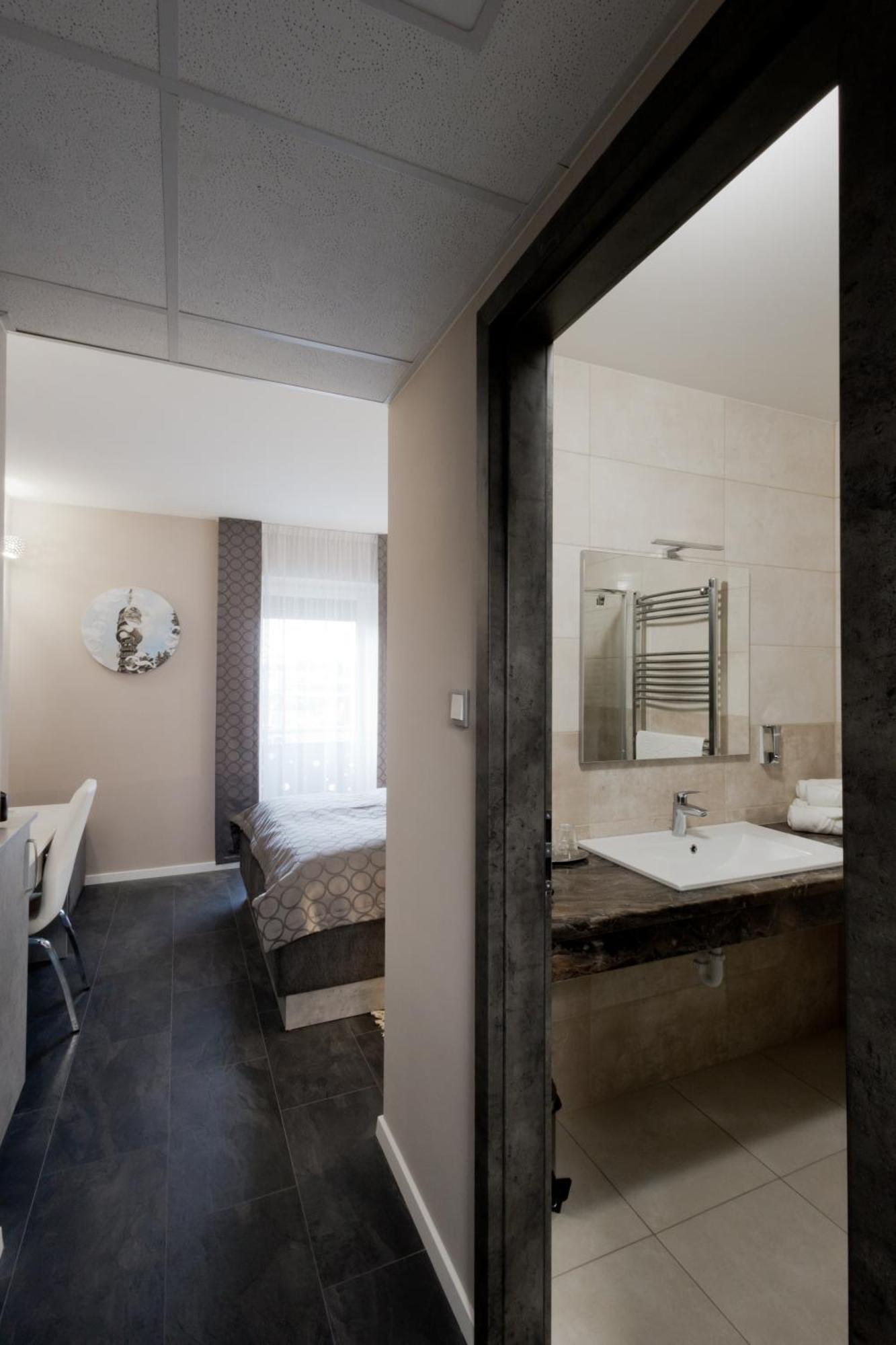 Bubble Hotel Es Rendezvenykoezpont ซาลาแอแกร์แซค ภายนอก รูปภาพ