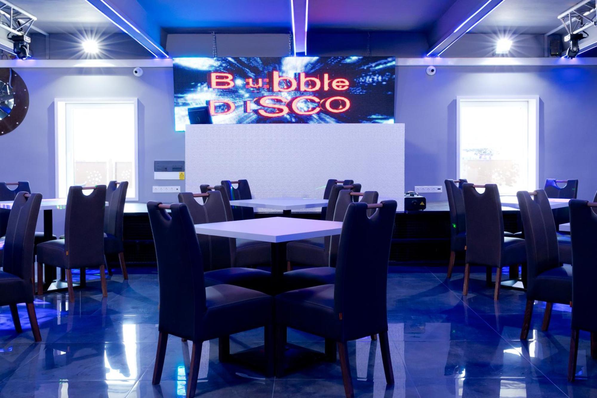 Bubble Hotel Es Rendezvenykoezpont ซาลาแอแกร์แซค ภายนอก รูปภาพ